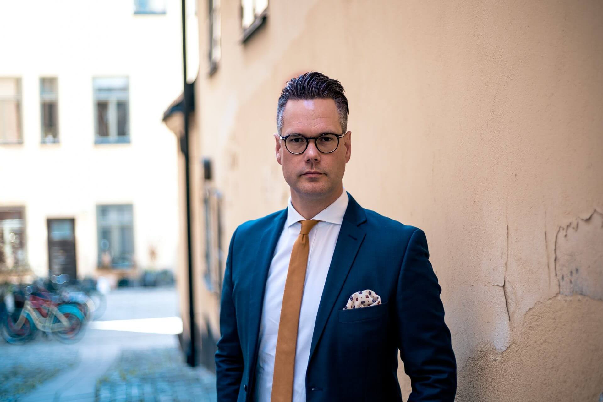 Läs mer om artikeln Advokat Marthin Högsten uttalar sig om de svenska häktningsreglerna